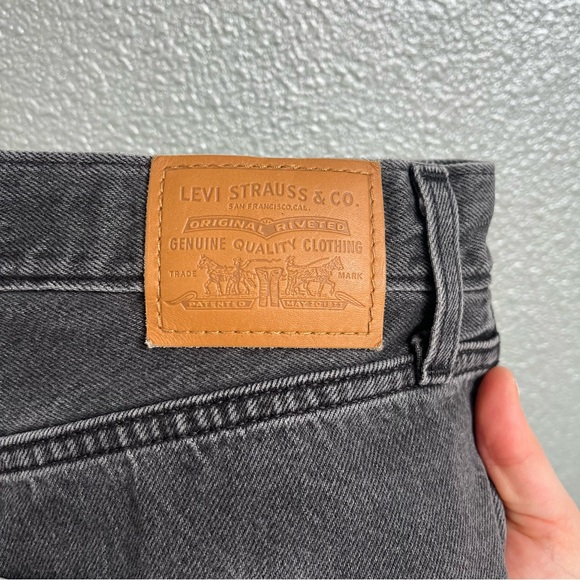 Levi's High Loose Taper Jeans Women’s Size 34 Lose Control Black - Picture 10 of 16